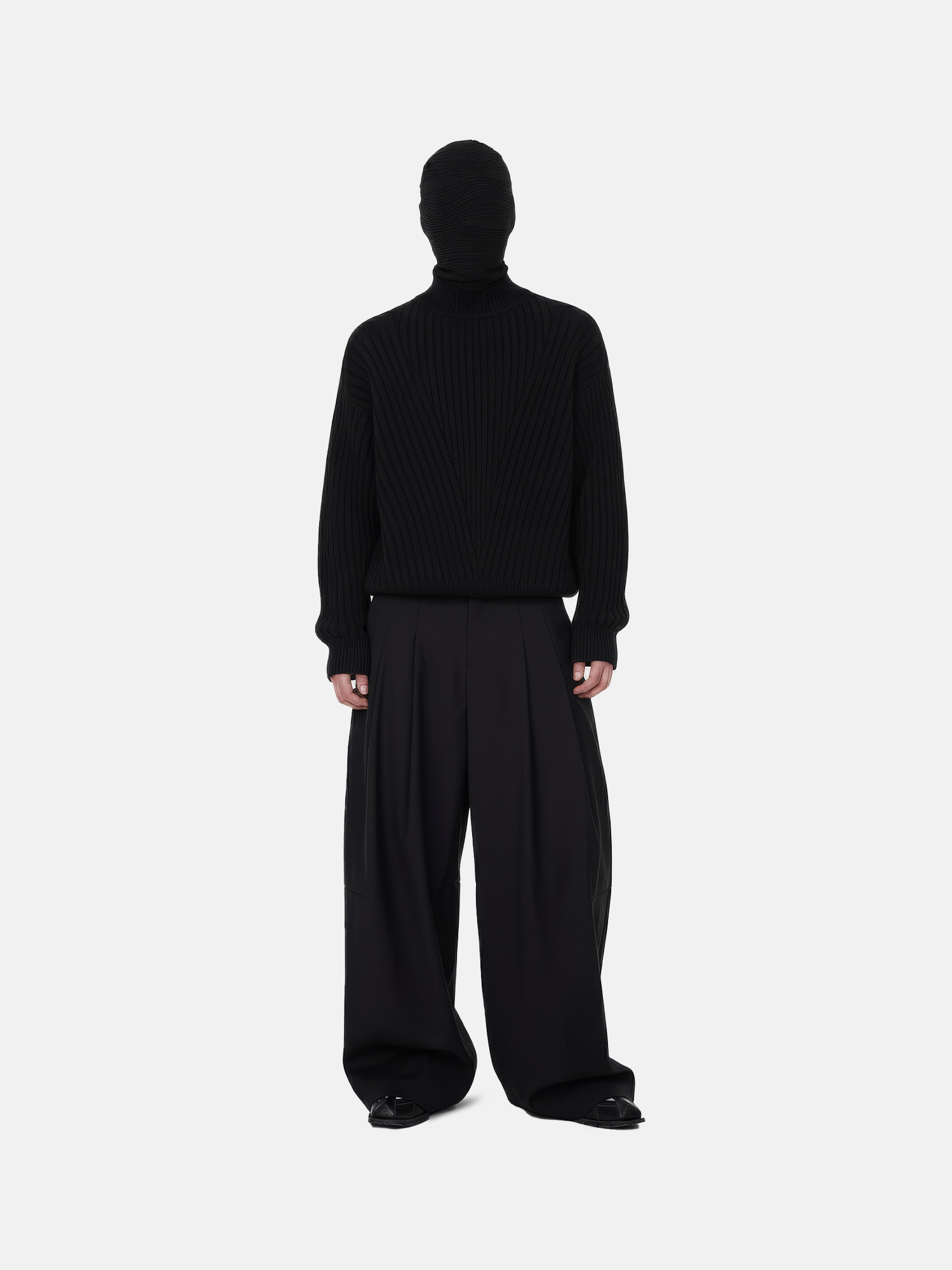 Maglione nero lavorato a maglia