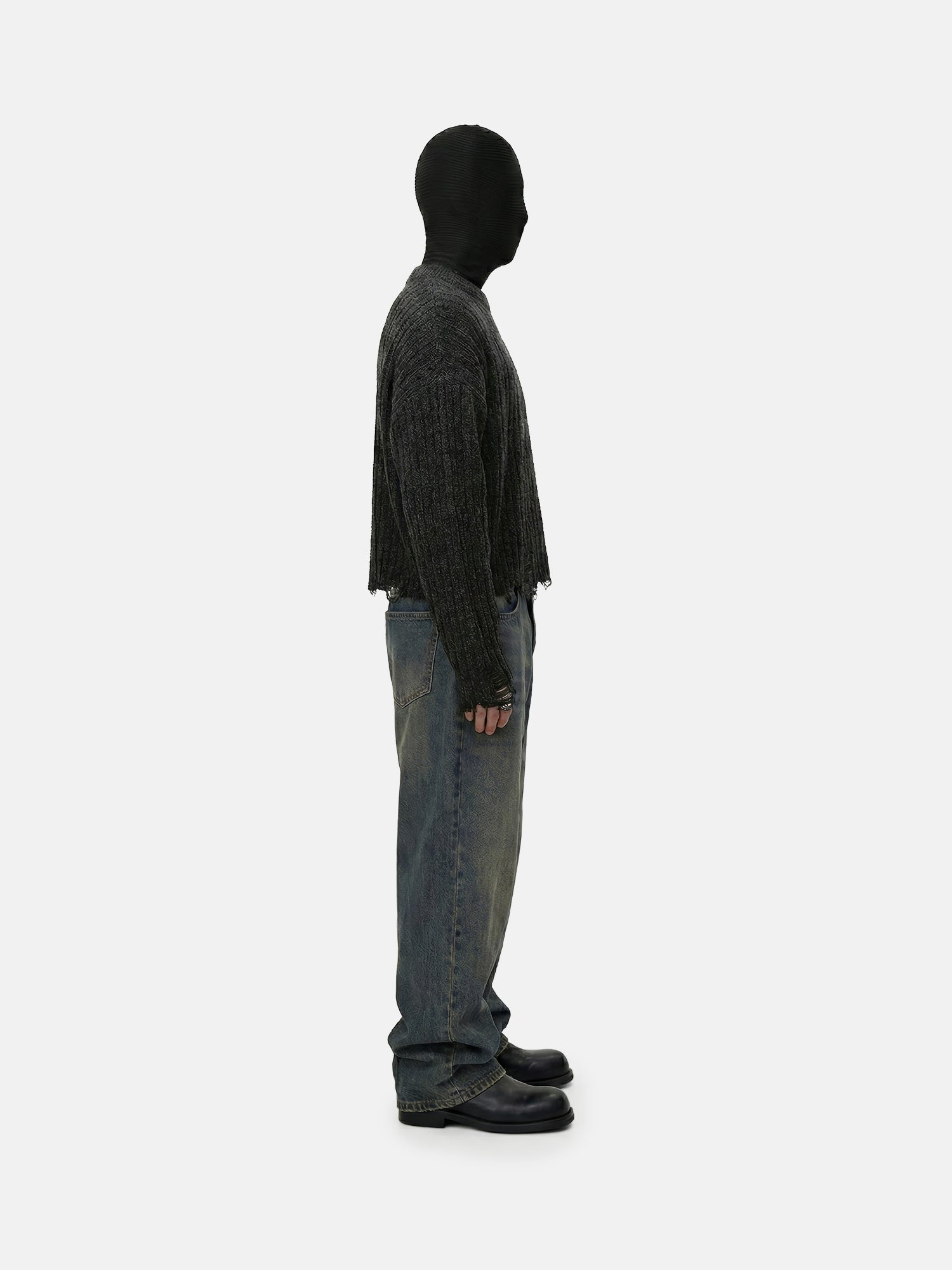Maglione corto con bordo sfilacciato