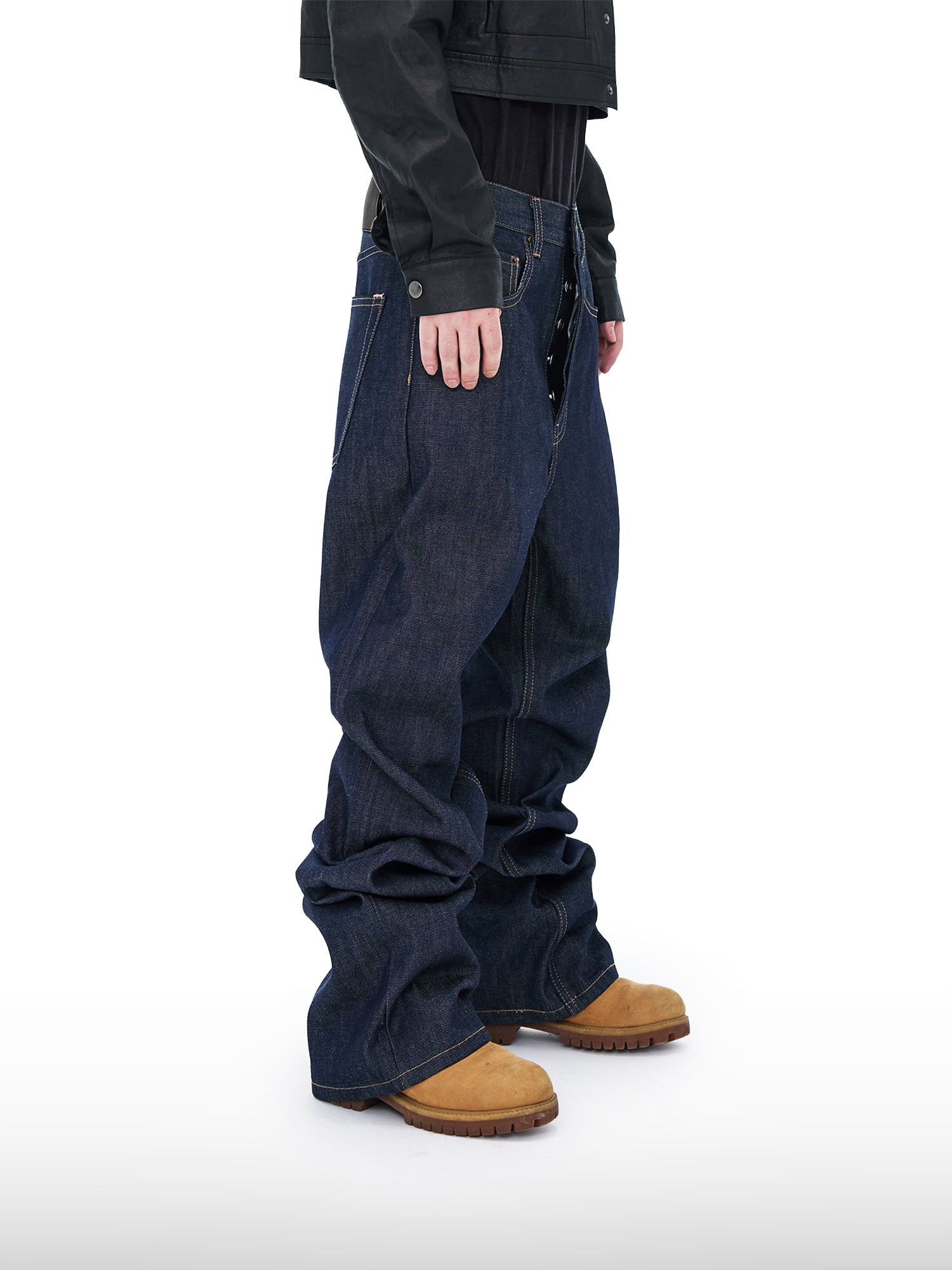 Jeans con cucitura interna lunga