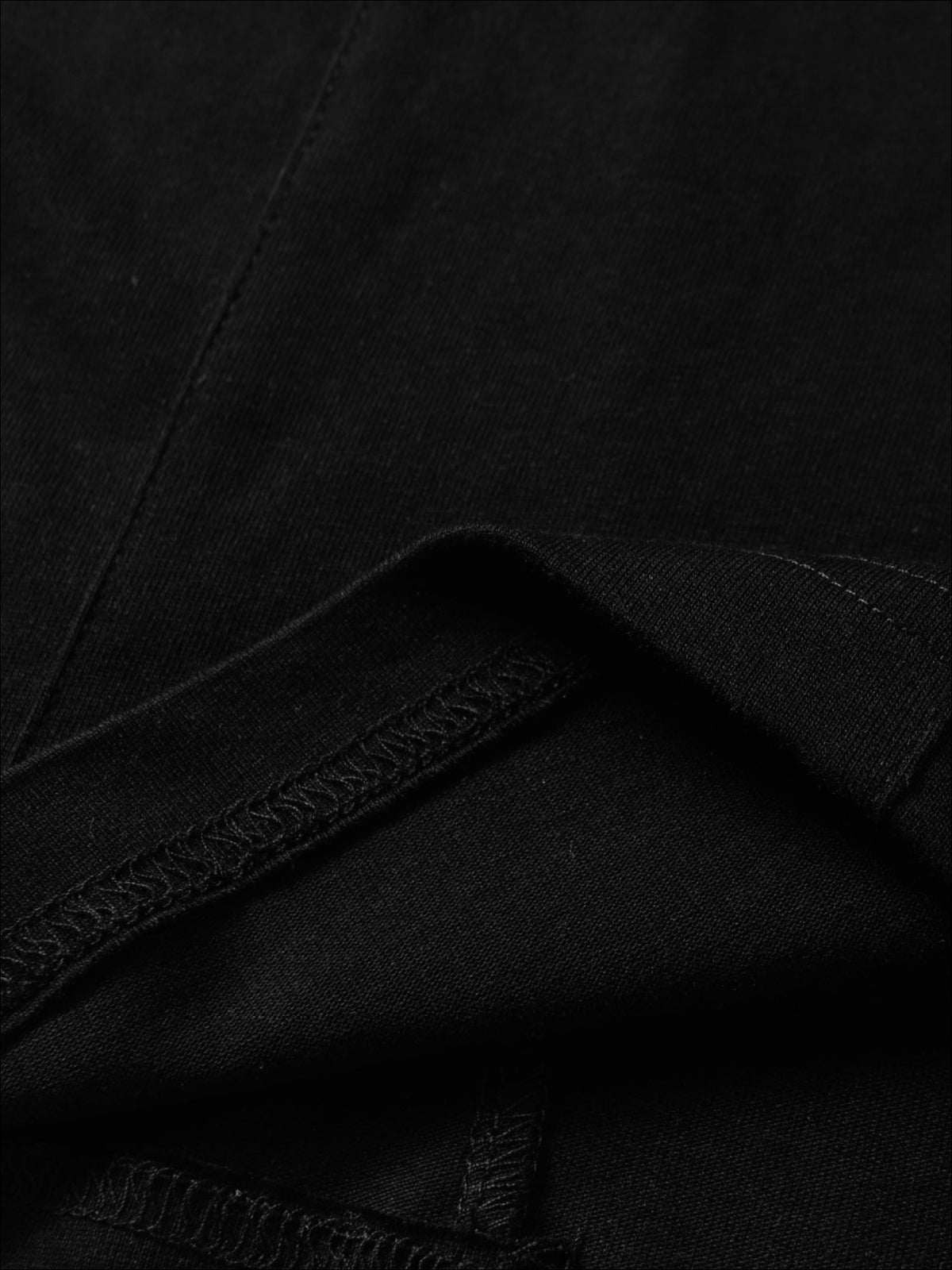 Maglietta con zip modernista