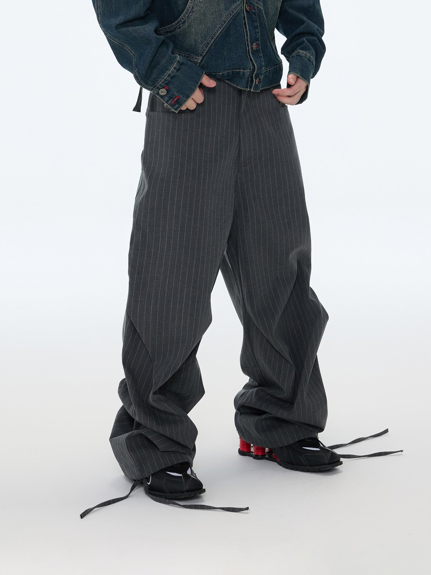 Pantaloni larghi da abito