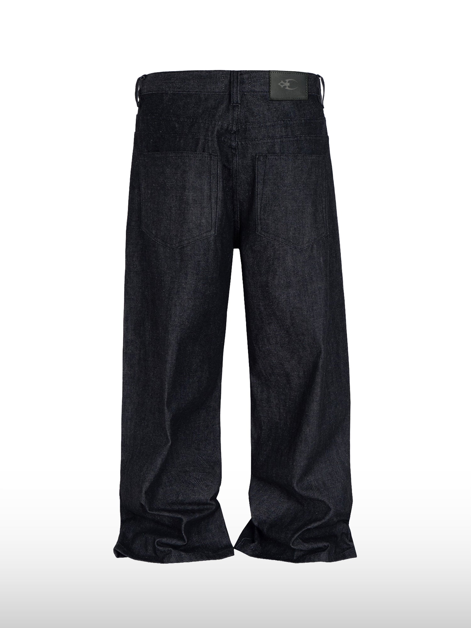 Jeans larghi con patta e bottoni
