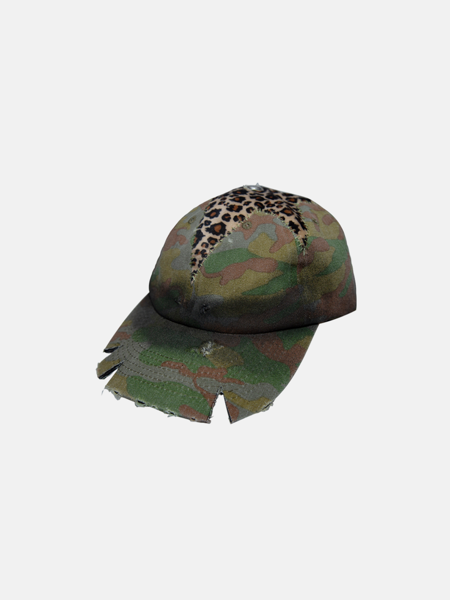 Cappellino con finiture leopardate mimetiche