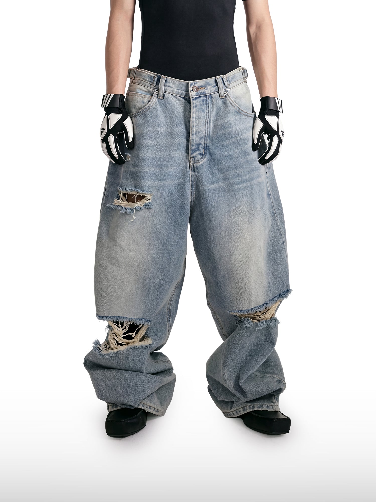 Jeans dritti in denim distressed