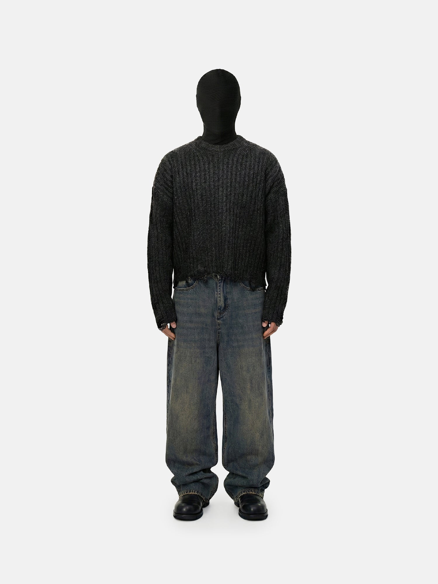Maglione corto con bordo sfilacciato