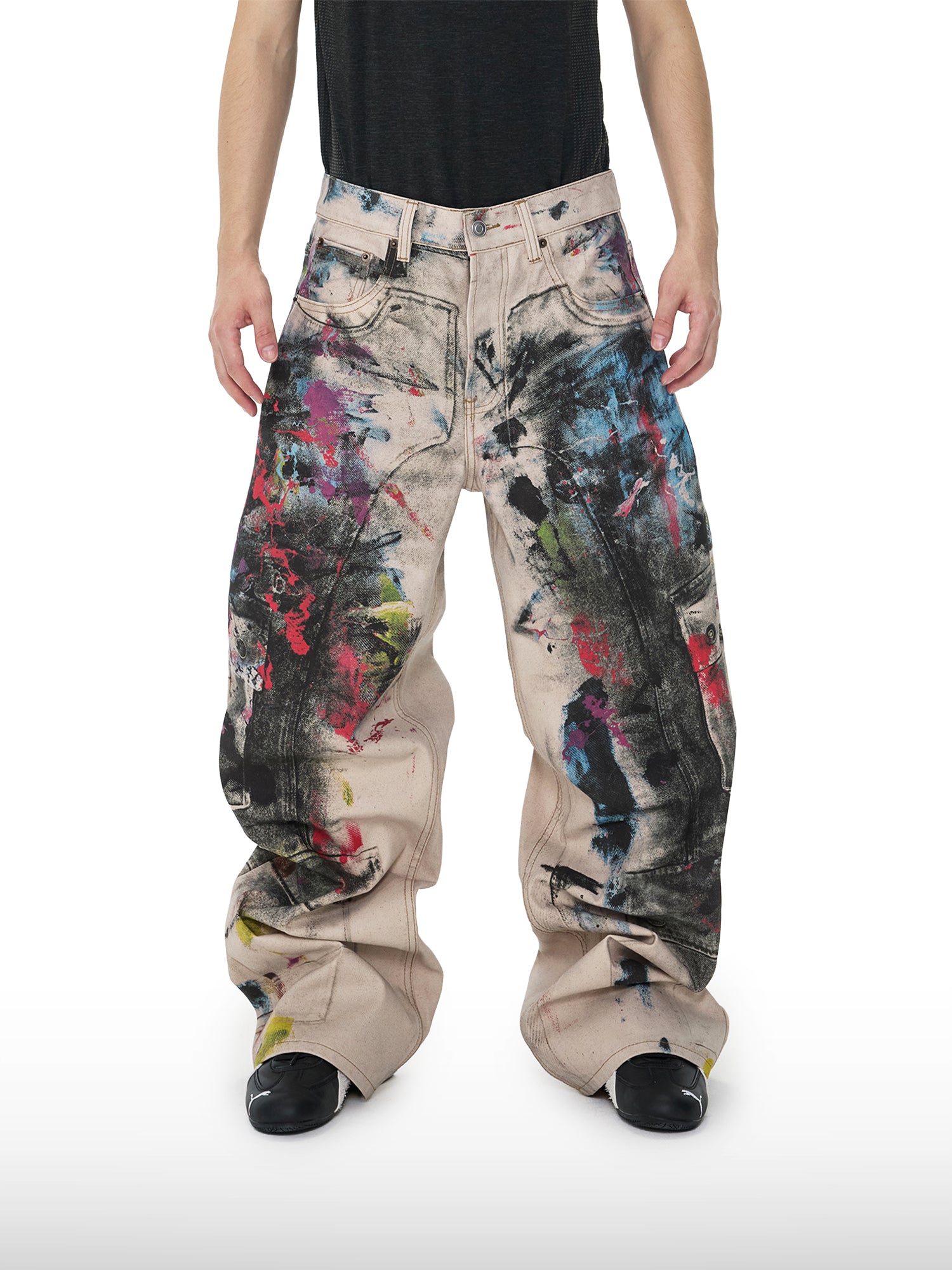 Jeans con lavaggio graffiti