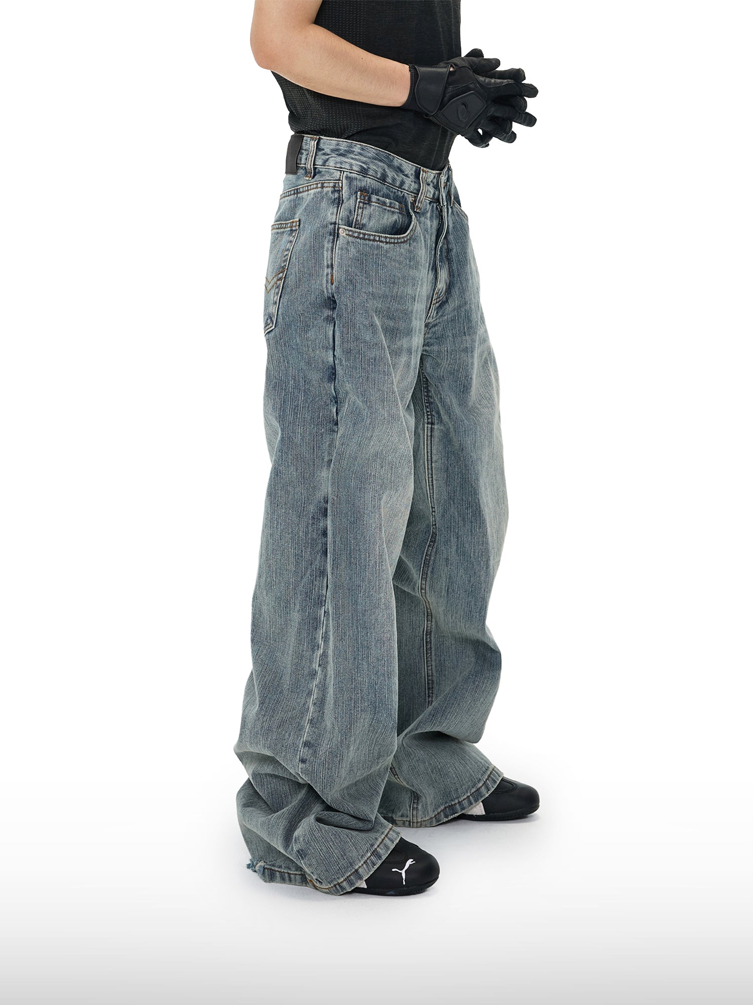 Oversized Faded Jeans