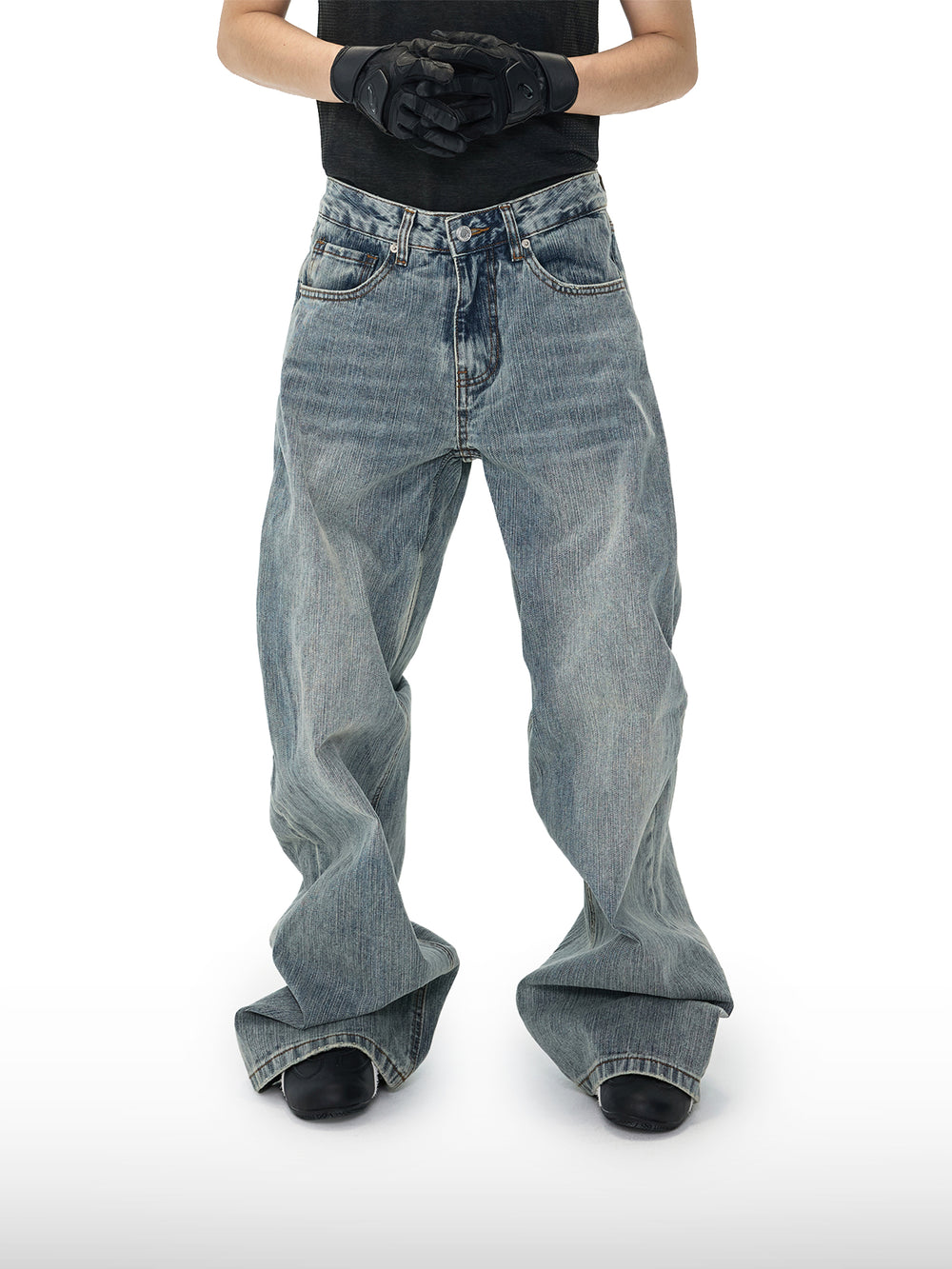 Oversized Faded Jeans
