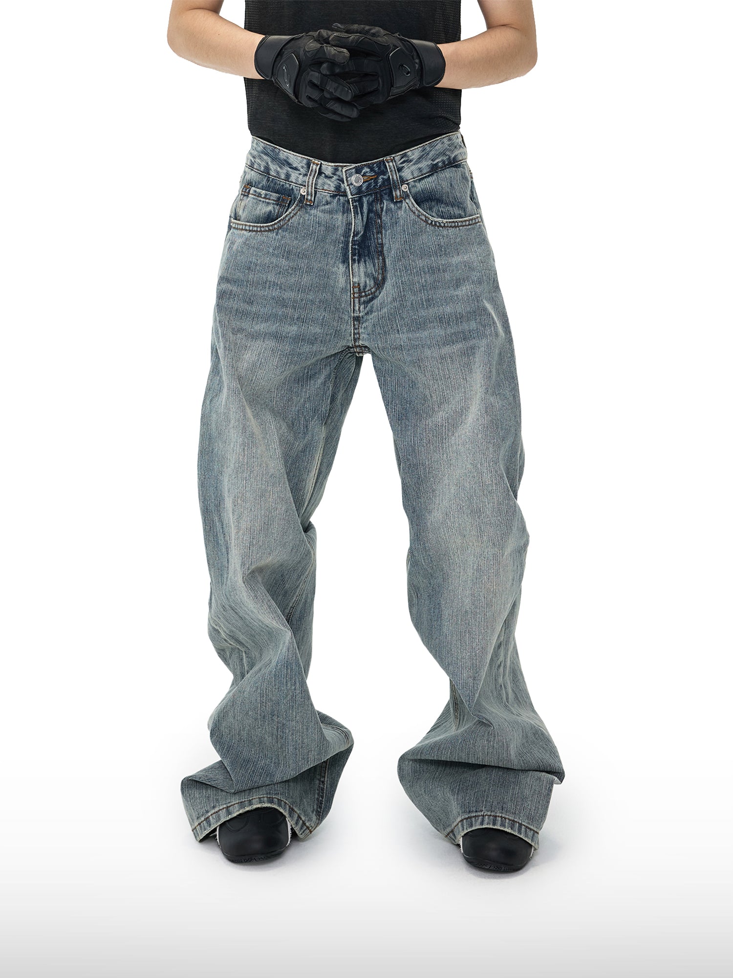 Oversized Faded Jeans