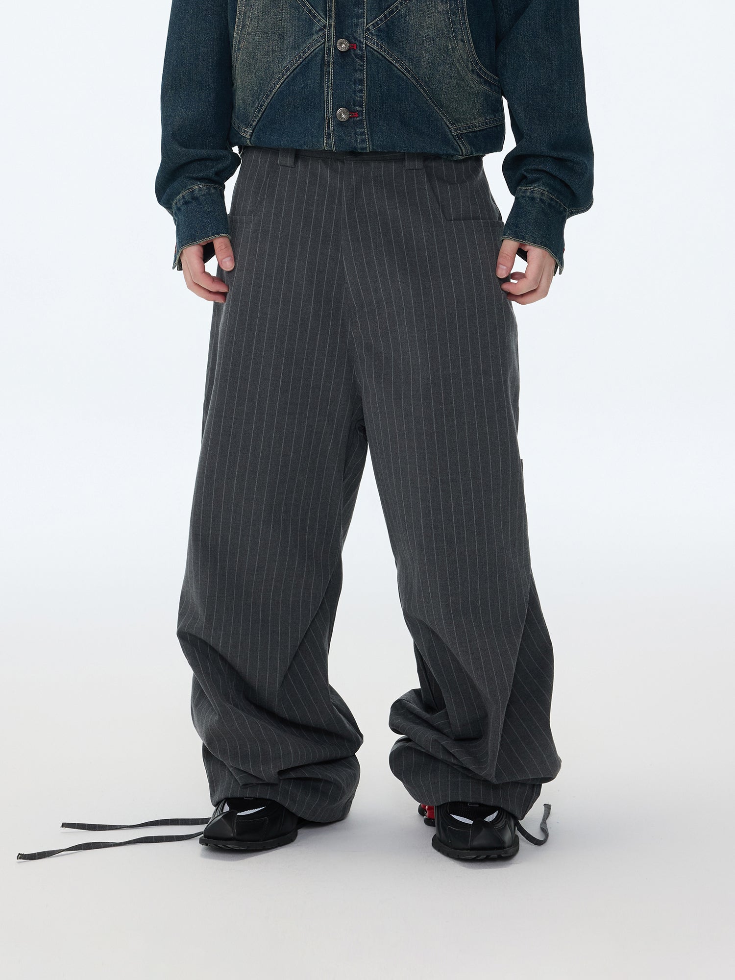 Pantaloni larghi da abito